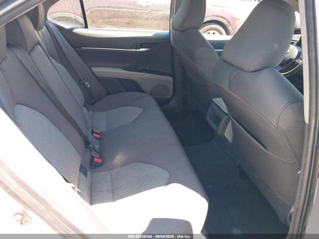 2018 TOYOTA CAMRY LE 8