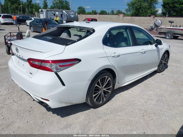 2020 TOYOTA CAMRY SE 4