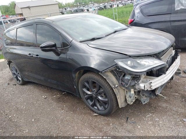 2019 CHRYSLER PACIFICA LIMITED 1