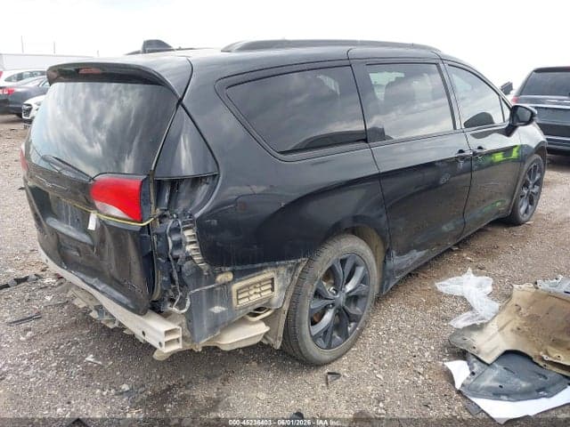 2019 CHRYSLER PACIFICA LIMITED 4