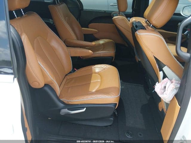 2022 CHRYSLER PACIFICA PINNACLE AWD 8