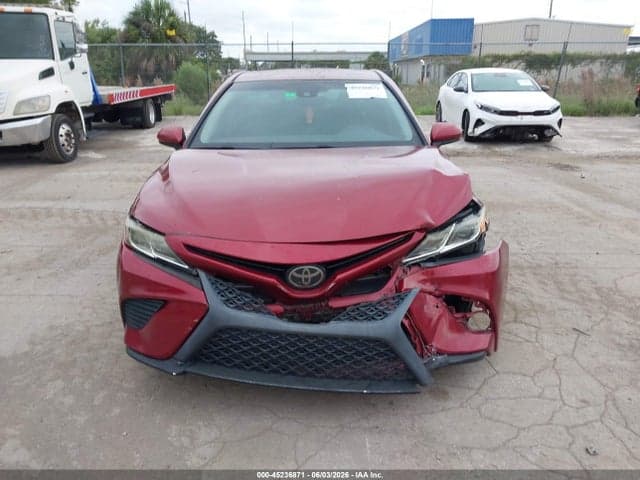 2018 TOYOTA CAMRY SE 12