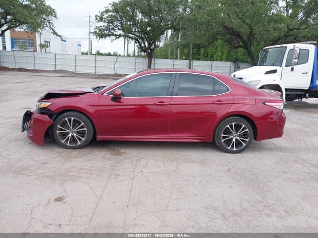 2018 TOYOTA CAMRY SE 14