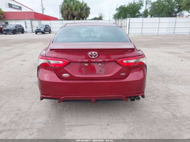 2018 TOYOTA CAMRY SE 16