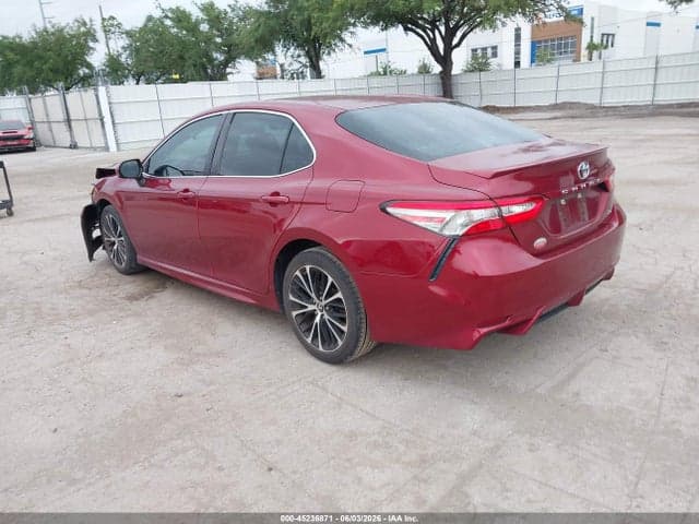 2018 TOYOTA CAMRY SE 3