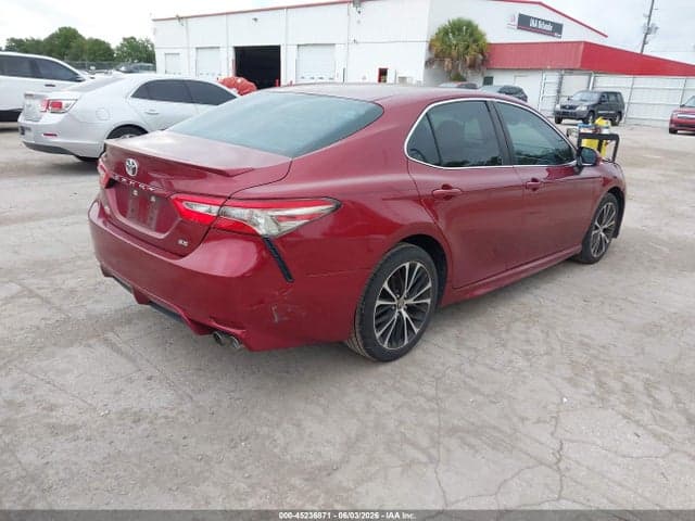2018 TOYOTA CAMRY SE 4