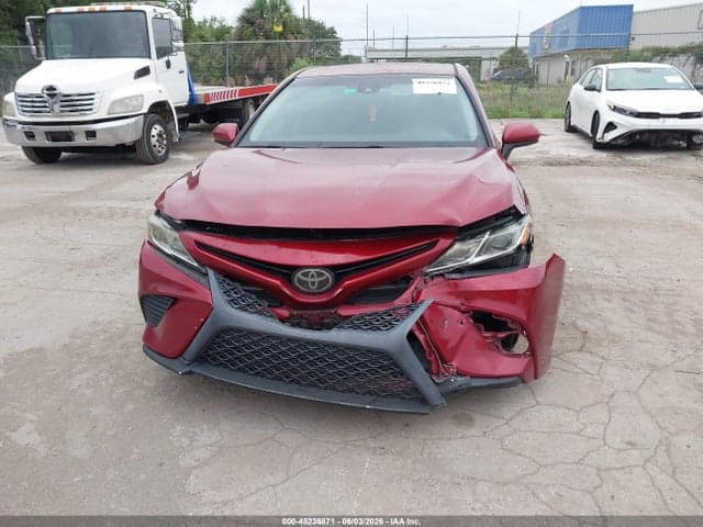 2018 TOYOTA CAMRY SE 6