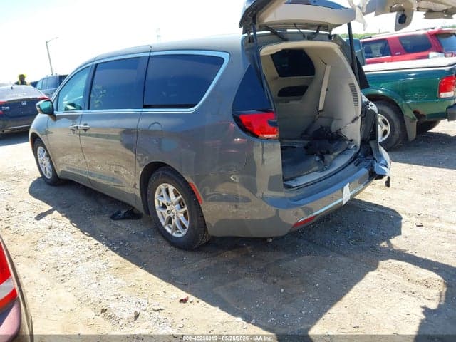 2023 CHRYSLER PACIFICA TOURING L 3