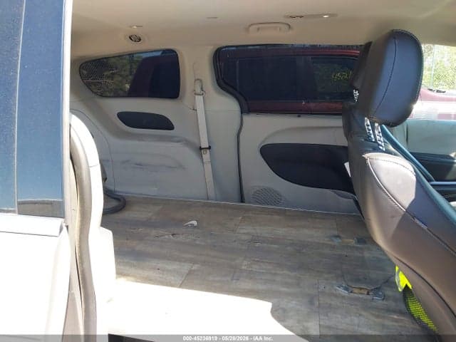 2023 CHRYSLER PACIFICA TOURING L 8