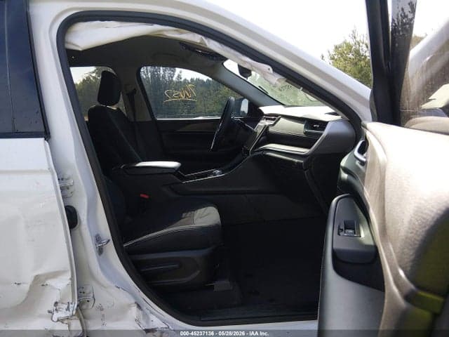 2023 JEEP GRAND CHEROKEE LAREDO 4X2 5