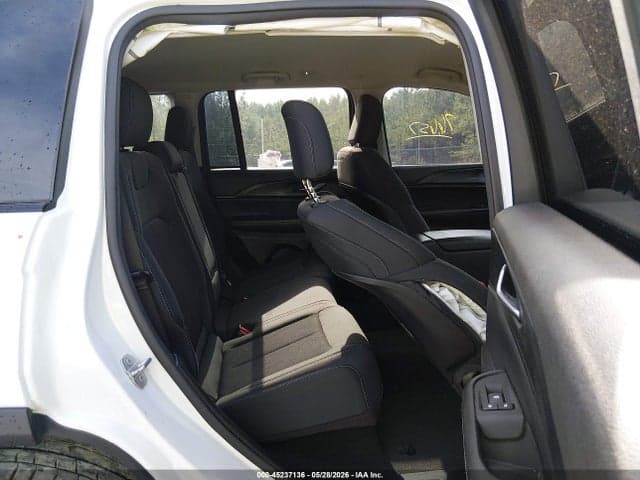 2023 JEEP GRAND CHEROKEE LAREDO 4X2 8