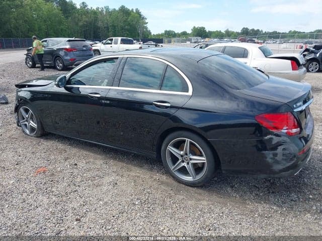 2017 MERCEDES-BENZ E 300 4MATIC 3