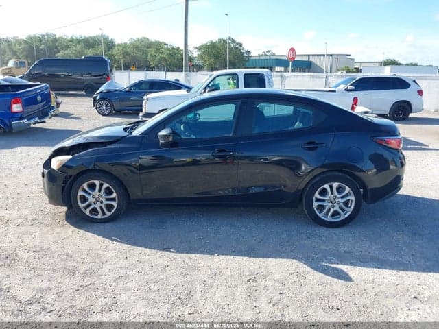 2017 TOYOTA YARIS IA 14