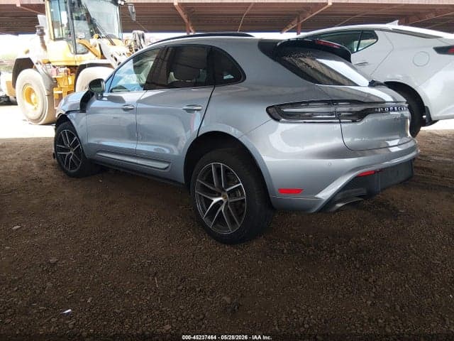 2025 PORSCHE MACAN T 3
