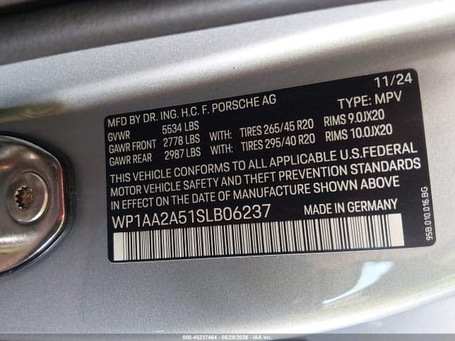 2025 PORSCHE MACAN T 9