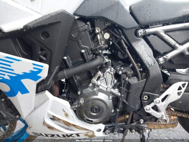 2026 SUZUKI GSX800 F 9