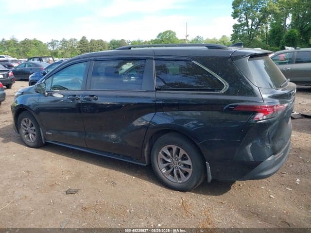2021 TOYOTA SIENNA LE 14