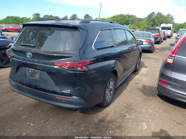 2021 TOYOTA SIENNA LE 4