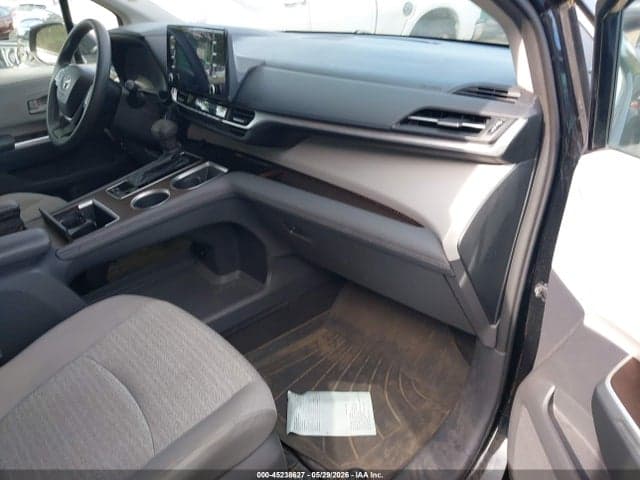2021 TOYOTA SIENNA LE 5