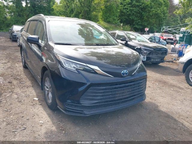 2021 TOYOTA SIENNA LE 6
