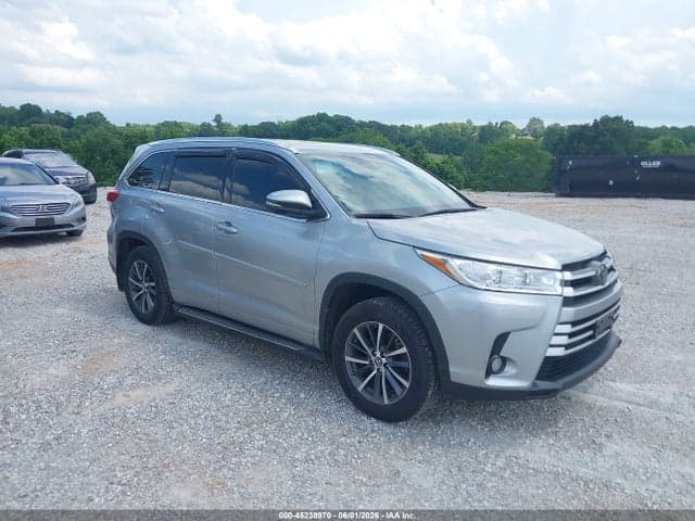 2017 TOYOTA HIGHLANDER XLE 1