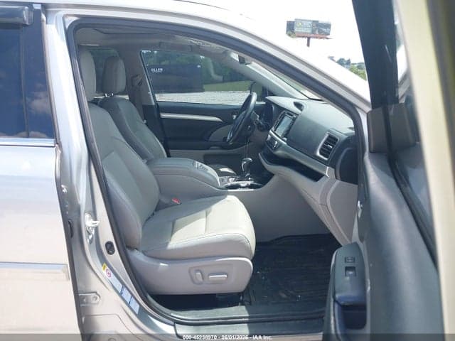 2017 TOYOTA HIGHLANDER XLE 6