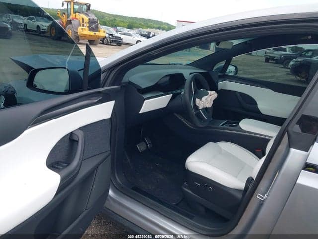 2026 TESLA MODEL X PLAID/SIGNATURE SERIES 14