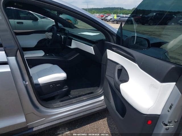 2026 TESLA MODEL X PLAID/SIGNATURE SERIES 5
