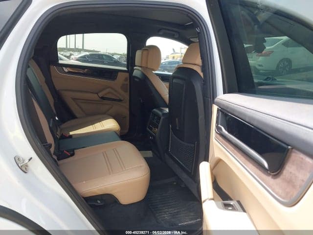 2024 PORSCHE CAYENNE COUPE 8