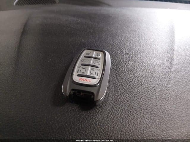 2021 CHRYSLER VOYAGER LXI 11
