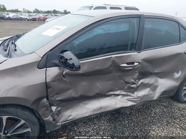2017 TOYOTA COROLLA SE 6