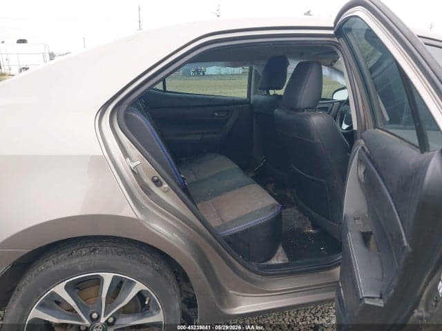 2017 TOYOTA COROLLA SE 8