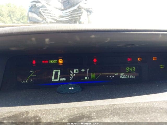 2017 TOYOTA PRIUS V TWO 7