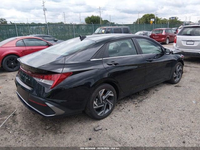 2024 HYUNDAI ELANTRA SEL 4