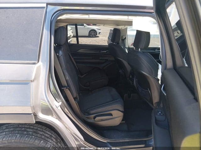 2023 JEEP GRAND CHEROKEE L LAREDO 4X4 8