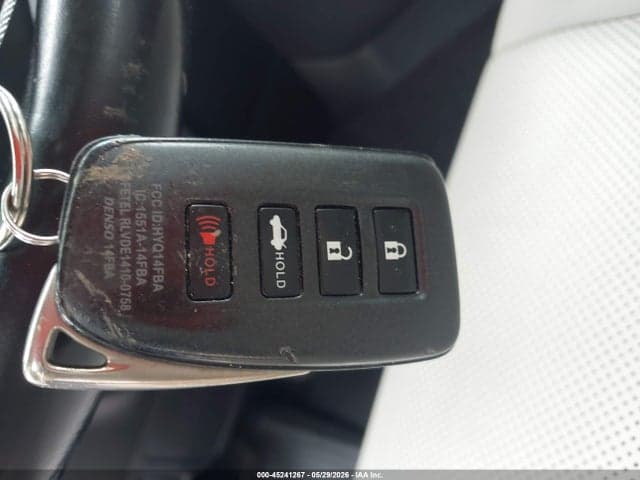 2016 LEXUS IS 200T 11