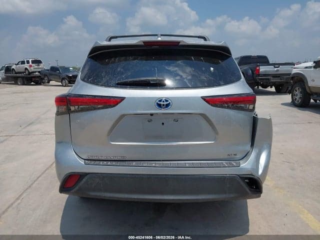 2021 TOYOTA HIGHLANDER HYBRID XLE 16