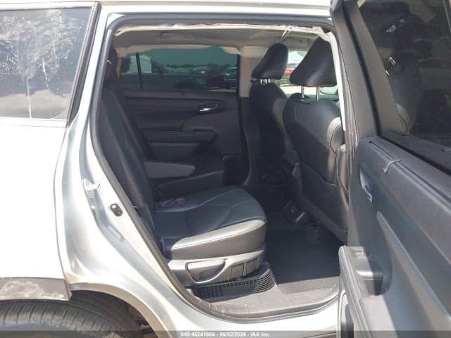 2021 TOYOTA HIGHLANDER HYBRID XLE 8