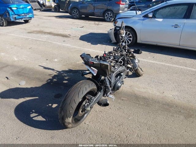 2025 YAMAHA MT09 - 1