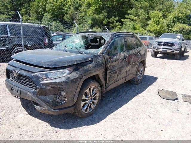 2021 TOYOTA RAV4 XLE PREMIUM 2