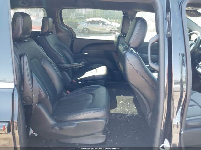 2025 CHRYSLER PACIFICA HYBRID SELECT 8