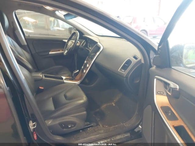 2017 VOLVO XC60 T5 5