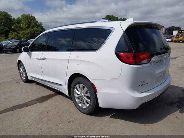 2018 CHRYSLER PACIFICA TOURING L 4