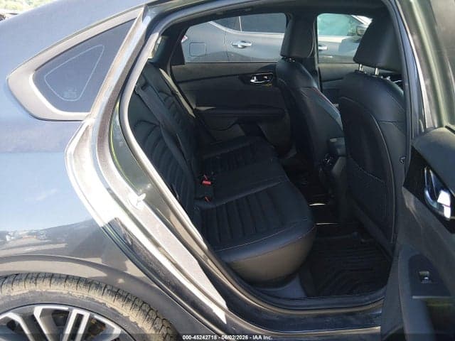2022 KIA FORTE GT 8