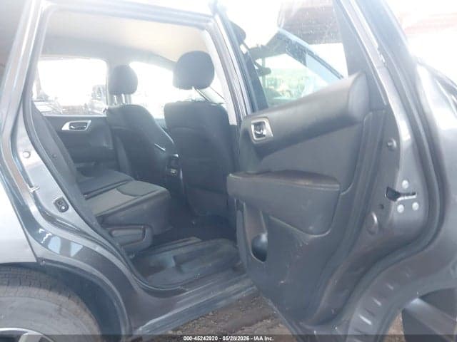 2017 NISSAN PATHFINDER S 8