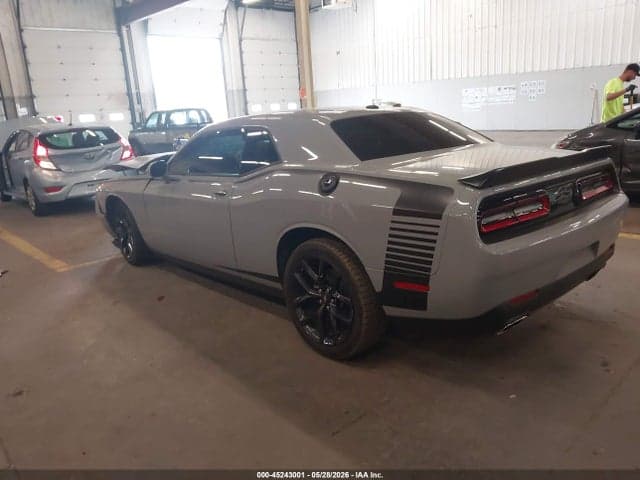 2022 DODGE CHALLENGER SXT 3