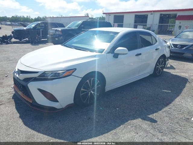 2018 TOYOTA CAMRY SE 2