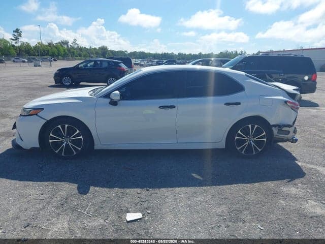 2018 TOYOTA CAMRY SE 15