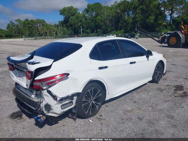 2018 TOYOTA CAMRY SE 19
