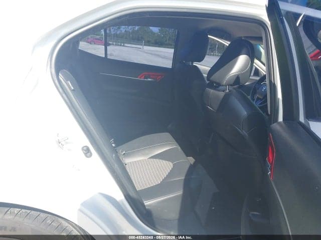 2018 TOYOTA CAMRY SE 8